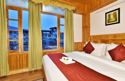 New Manali Hotel | Hotel Himgiri Manali