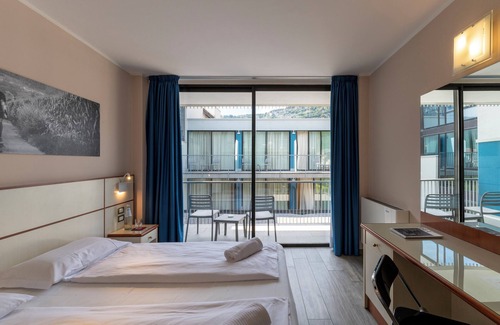 Torbole sul Garda Hotel | Hotel Holiday Sport & Relax