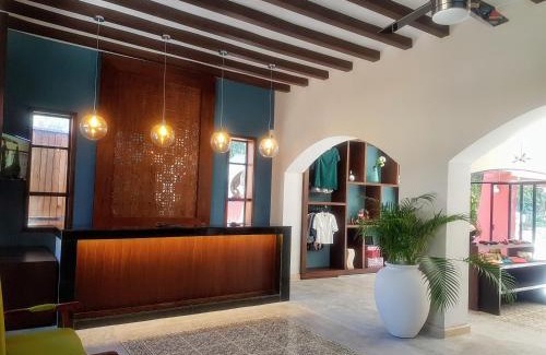 Zona Paseo Montejo Hotel | Hotel Holly