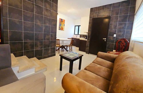 Zona Paseo Montejo Hotel | Hotel Holly