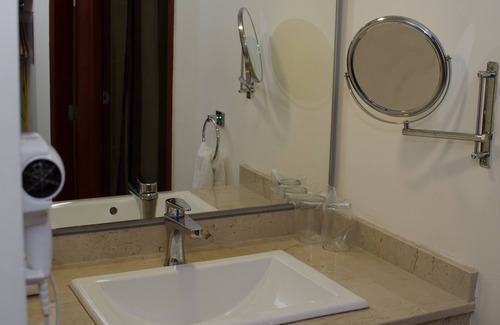 Ignacio Zaragoza Hotel | Hotel Hostal de Cortes