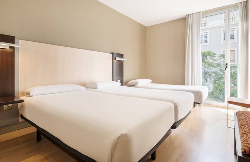 el Fort Pienc Hotel | Hotel ILUNION Auditori