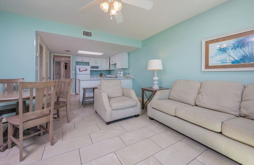 Gulf Shores Condo | HOTEL in Gulf Shores on the BEACH! FREE Wifi - Full Kitchen - Bunks