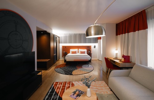 La Font de la Guatlla Hotel | Hotel Indigo Barcelona Plaza Espana by IHG