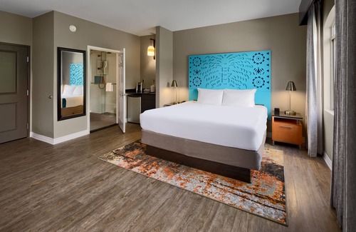 Downtown San Antonio Hotel | Hotel Indigo San Antonio Riverwalk by IHG