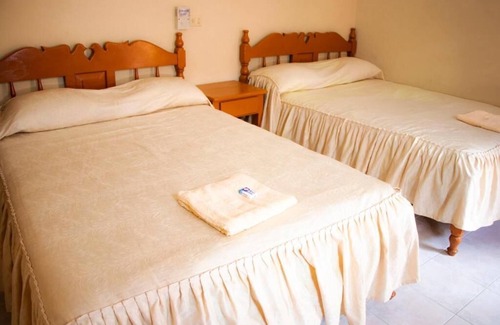 Colonia Centro Hotel | HOTEL ISLA ESMERALDA
