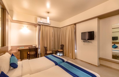Viman Nagar Hotel | Hotel IVY Studios