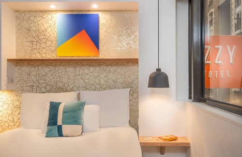 Issy-les-Moulineaux Hotel | Hotel Izzy