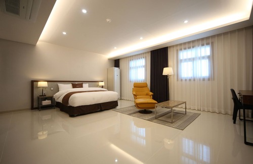 Gumi Hotel | Hotel J's