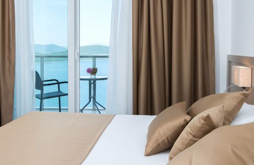 Neum House | Hotel Jadran - Double Room with Balcony and Sea View
