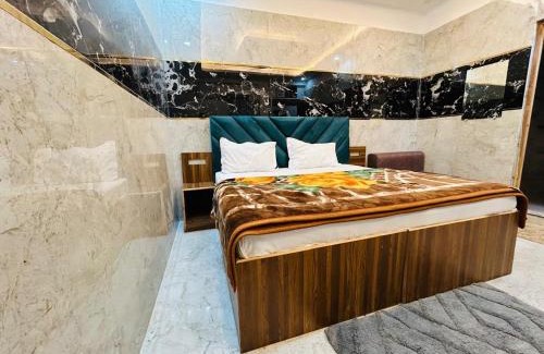 Ayodhya House | Hotel Jyoti Stay Inn 10 Min to Ram Tample