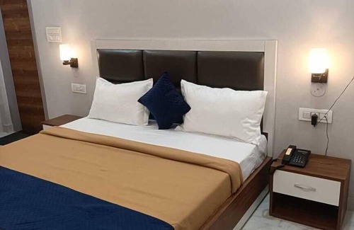 Kharar Hotel | Hotel Kamboj