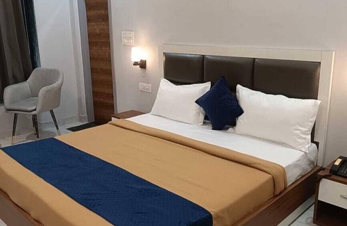 Kharar Hotel | Hotel Kamboj