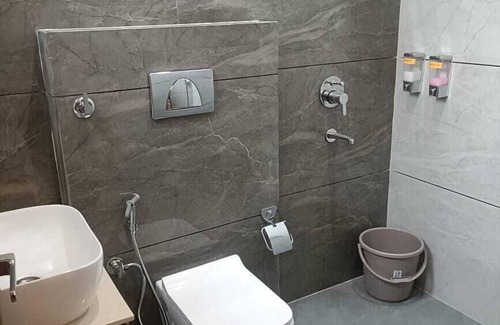 Kharar Hotel | Hotel Kamboj