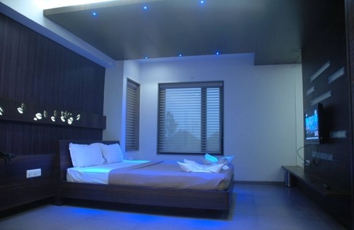Bhat Hotel | Hotel Kanan