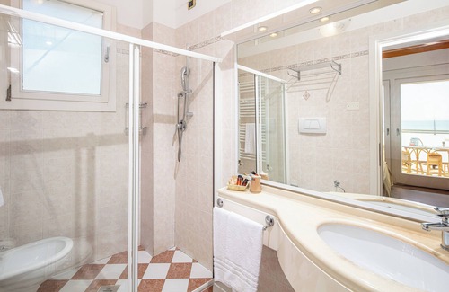 Caorle Hotel | Hotel Karinzia
