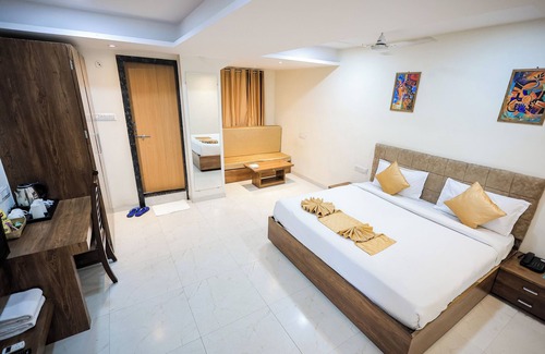 Indore Hotel | Hotel Konark