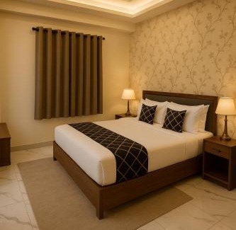 Deoghar Hotel | Hotel Krishna Palace, Vrindavan - Lavish & Luxury rooms with parking near prem mandir