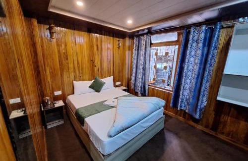 Darjeeling Hotel | Hotel Kundu By StayApart