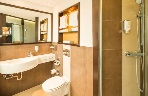 Sprendlingen Hotel | Hotel L'Escala