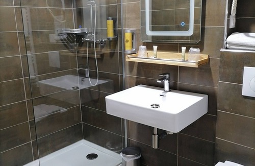 Corbigny Hotel | Hotel La Buissonniere