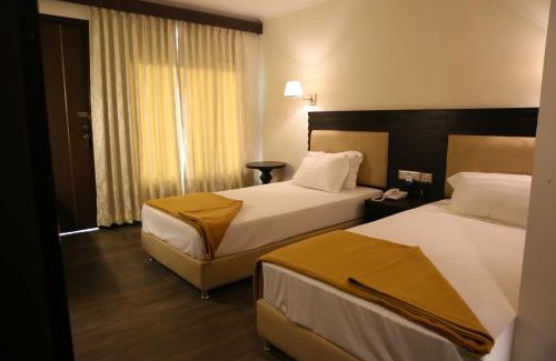 Arumbakkam Hotel | Hotel La Castle