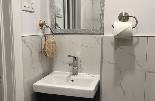 Plateau Mont Royal Hotel | Hotel La Residence du Voyageur