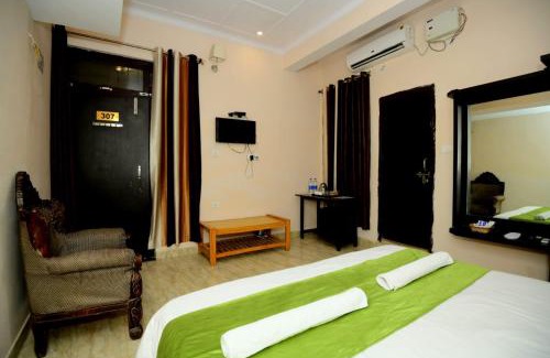 Taj Ganj Hotel | Hotel La Serene