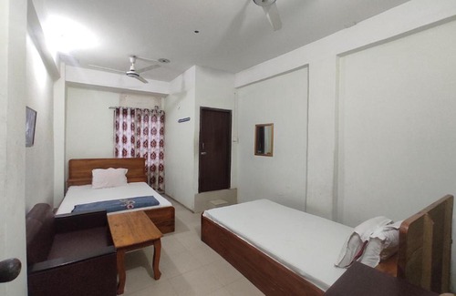 Dhaka Hotel | Hotel Labbaik