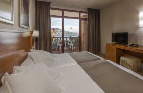 Fuengirola City Centre Hotel | Hotel Las Palmeras Affiliated by FERGUS