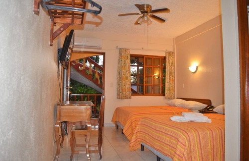 Quepos Hotel | Hotel Las Tres Banderas