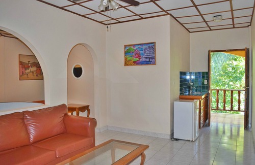 Quepos Hotel | Hotel Las Tres Banderas