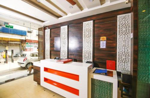 Paharganj Hotel | Hotel Lav-kush Deluxe 2 Minute Walk From New Delhi