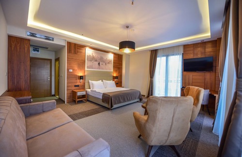 Podgorica Hotel | Hotel Lazaro