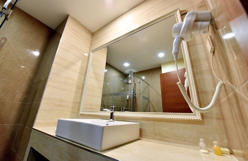 Podgorica Hotel | Hotel Lazaro