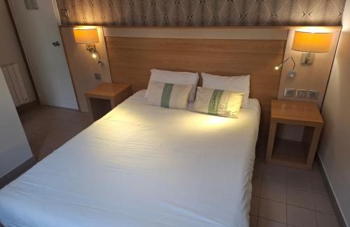 Saint-Trojan-les-Bains Hotel | Hotel Le Coureau