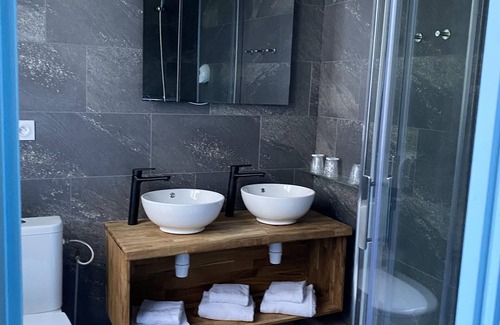 Aix-les-Bains City Center Hotel | Hotel Le Colibri