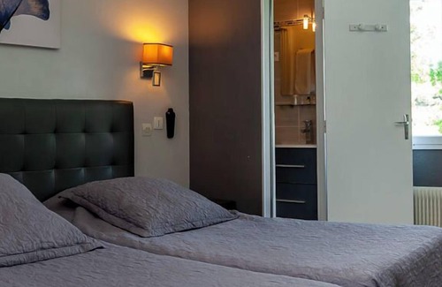 Saint-Paul-de-Fenouillet Hotel | Hotel Le Chatelet