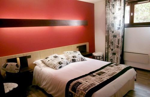 Digoin Hotel | Hotel Le Merle Blanc