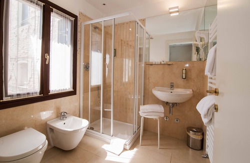 Cannaregio Hotel | Hotel Leone
