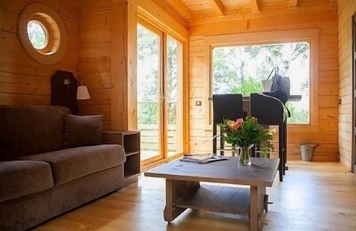 Villalier Hotel | Hotel Les Cabanes Dans Les Bois