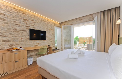Sainte-Marie-de-Re Hotel | Hotel Les Grenettes