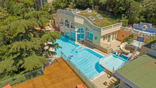 Sainte-Maxime City Centre Hotel | Hotel Les Tourelles