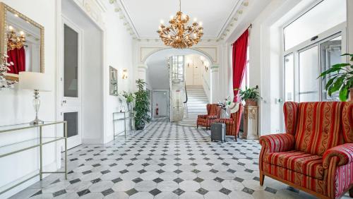 Sainte-Maxime City Centre Hotel | Hotel Les Tourelles