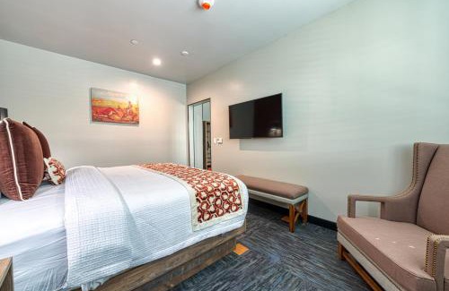 Newhall Hotel | Hotel Lexen Newhall & Santa Clarita - Near Six Flags Magic Mountain