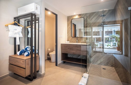 Jaco Hotel | Hotel Lia