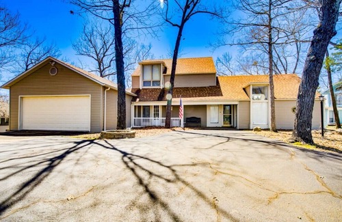 Osage Beach House | Hotel Living at Tan-Tar-A Estates