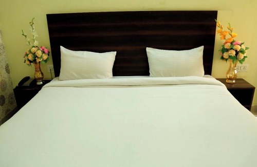 Ghaziabad Hotel | Hotel Livinn by F9