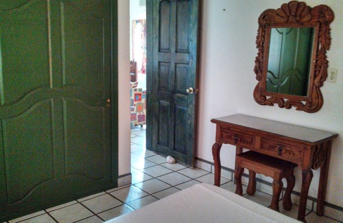 La Paz Hotel | Hotel Lorimar