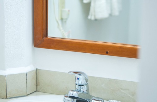 Antoneys Cay Hotel | Hotel Los Corales